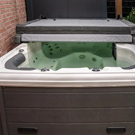 Marl Home With Spa, Sauna In The City Center 度假居